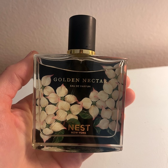 NEST Fragrances Golden Nectar Perfume with Floral Design - Picture 5 of 7